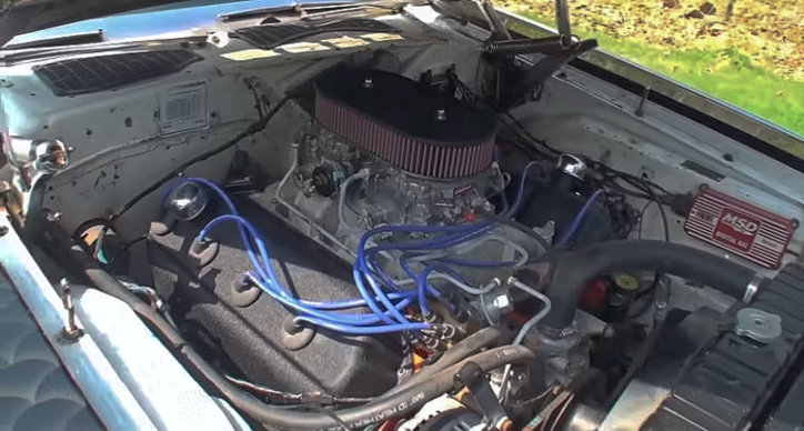 1970 Dodge Challenger RT SE drag car engine