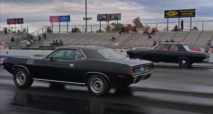 426 hemi vs 426 max wedge mopar 1/4 mile race